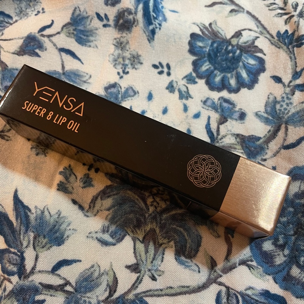 Yensa Super 8 Lip Oil